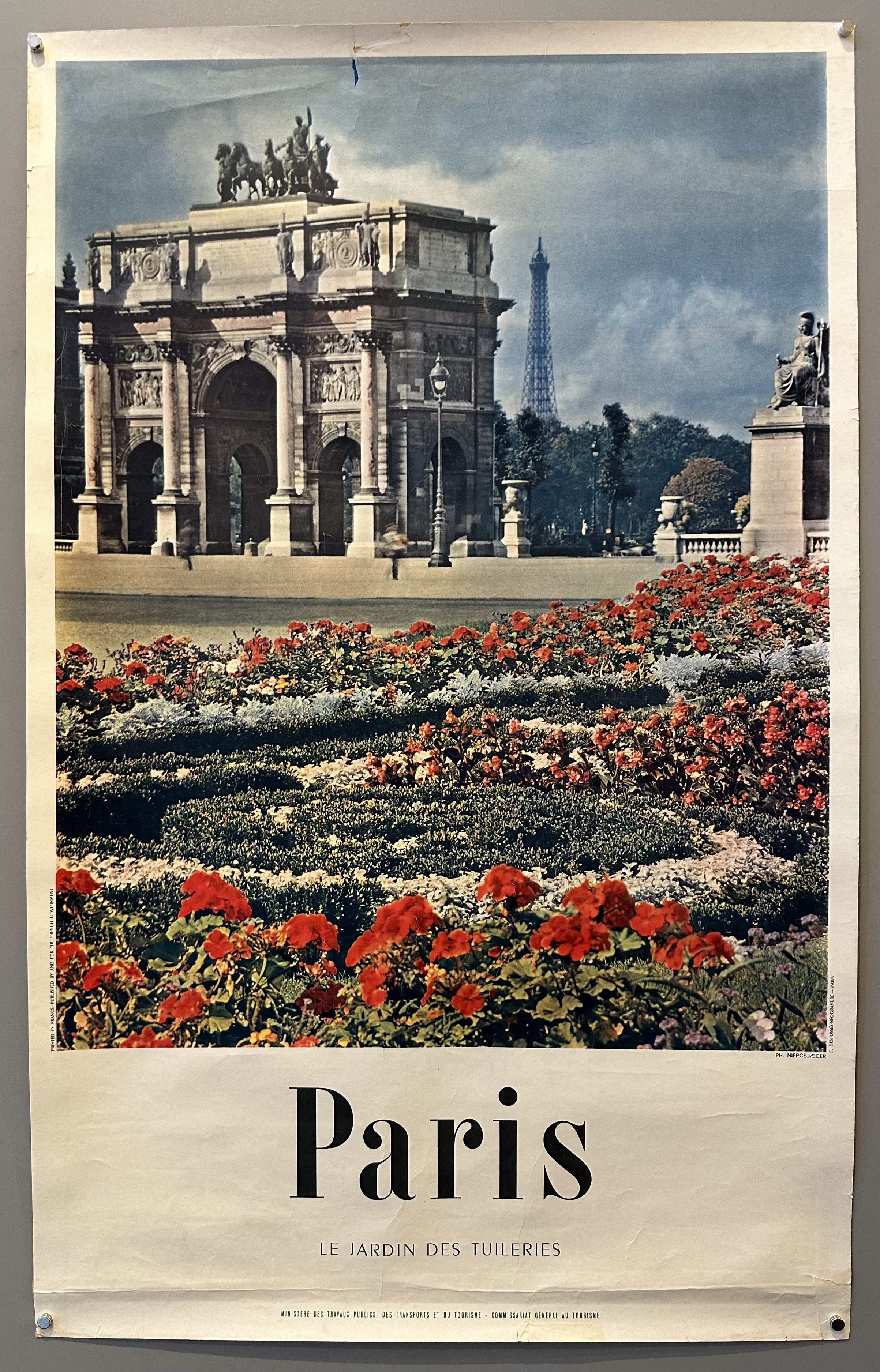 Photograph of le Jardin de Tuileries in Paris to promote travel to France.
