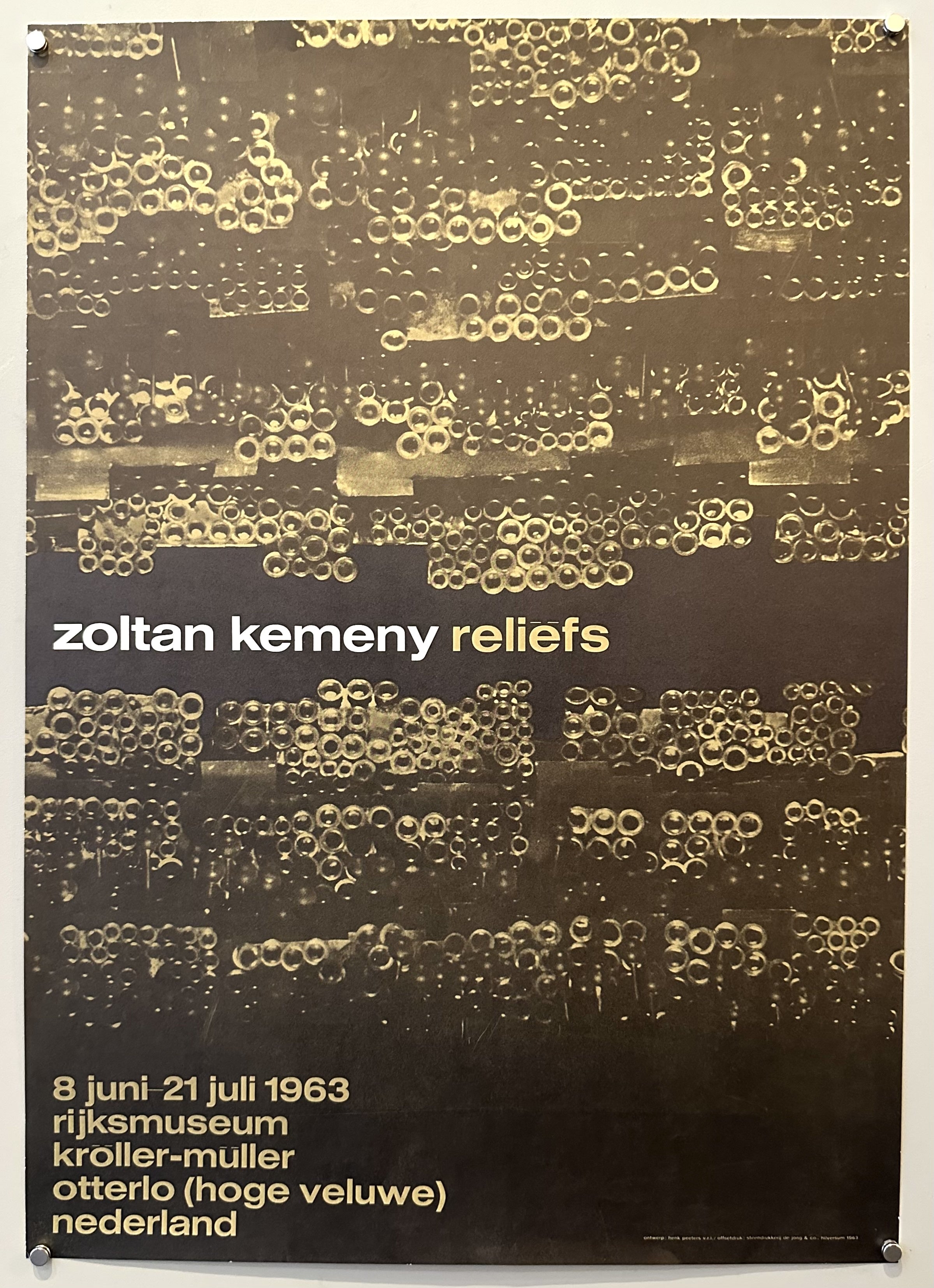 This poster advertises an exhibition of Zoltán Kemény's reliefs.