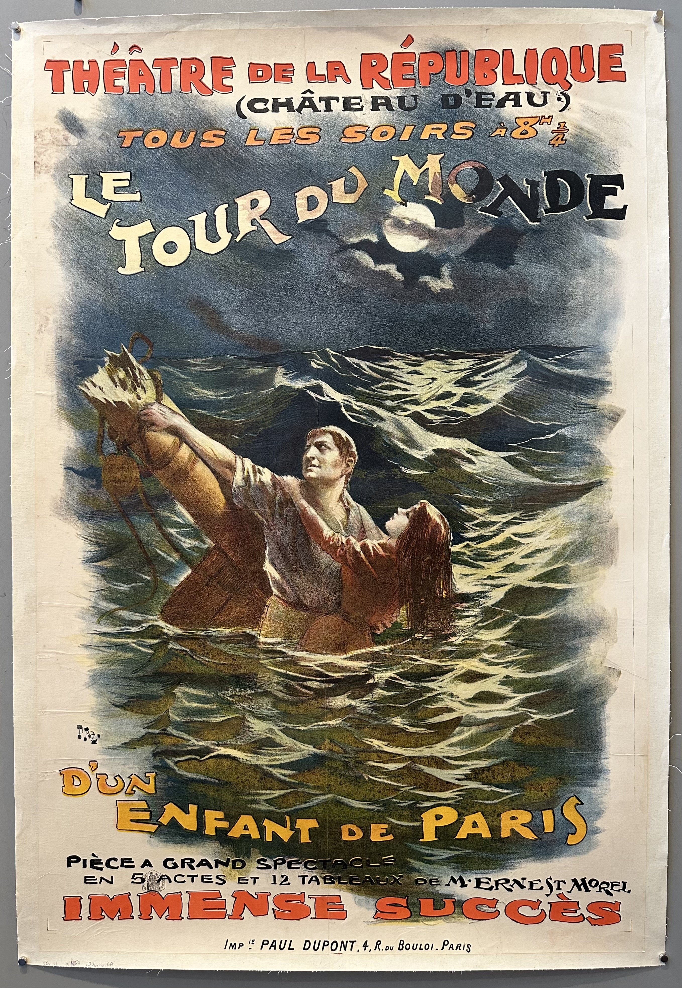 Poster for Theatre de la Republique's  performance of d'Un Enfant de Paris featuring a woman holding onto a man in the ocean.