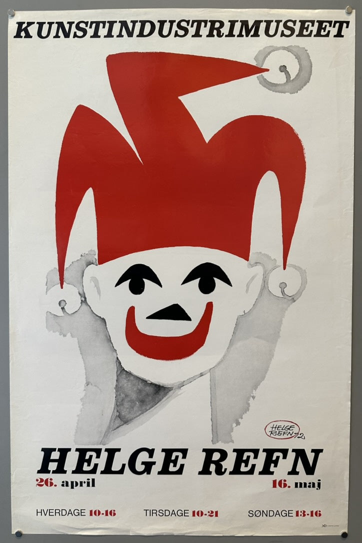 The poster features text in Danish, such as "KUNSTINDUSTRIMUSEET" (The Museum of Art and Design), and "HVERDAGE," "TIRSDAGE," and "SØNDAGE" which are Danish words for weekdays, Tuesdays, and Sundays, respectively.