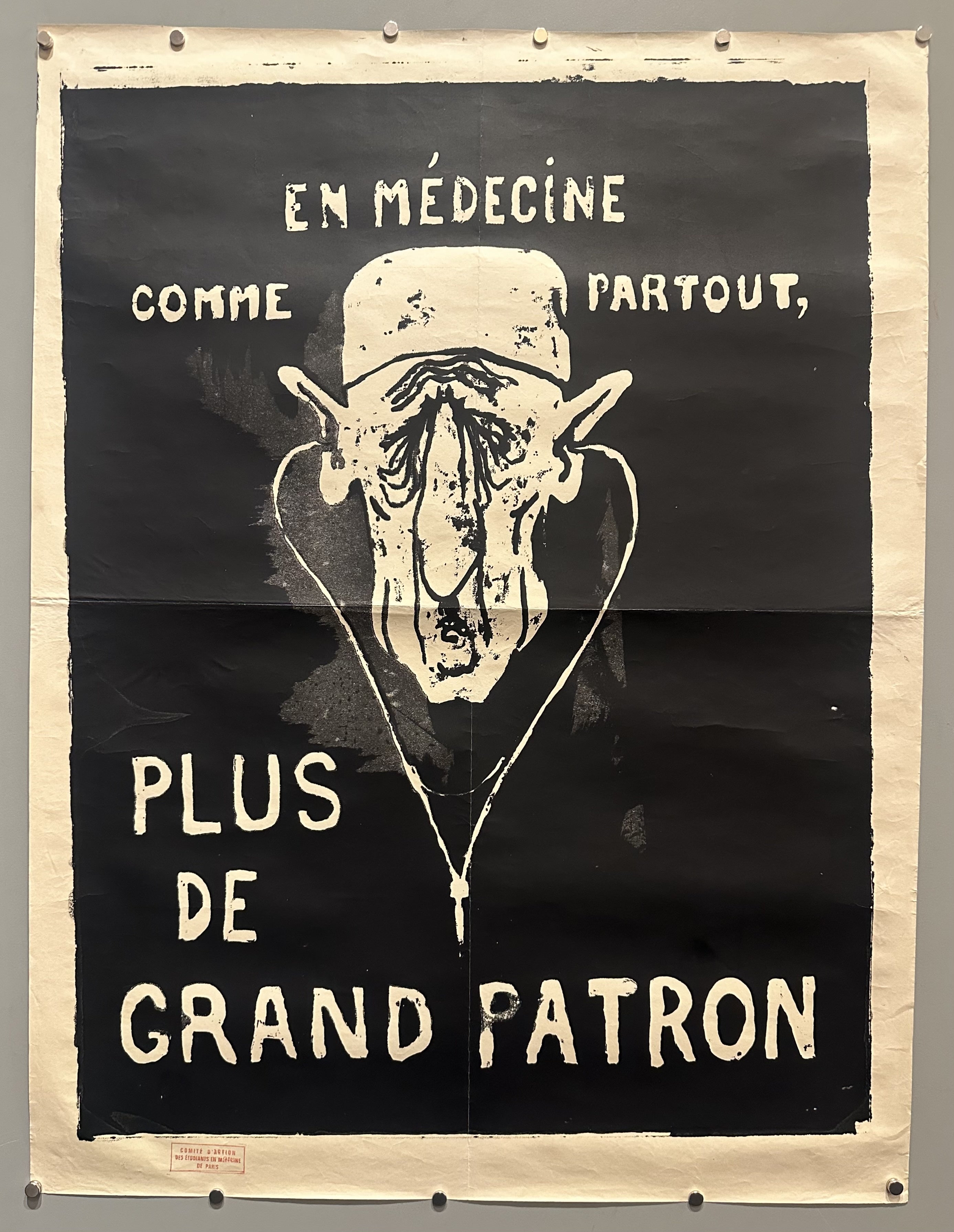 Black and white poster of Charles de Gaulle as a doctor to promote the rights of medical students and doctors during May 68.