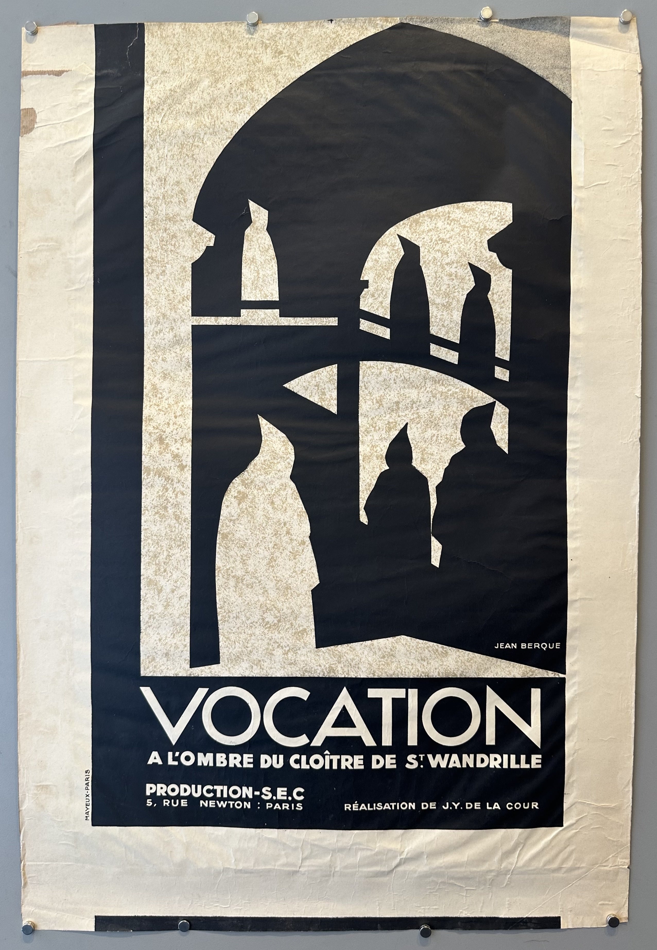 The poster advertises a film titled "Vocation à l'ombre du cloître de St. Wandrille" (Vocation in the shadow of the cloister of St. Wandrille). This film, directed by J.Y. de La Cour and produced by S.E.C., was released in 1937.