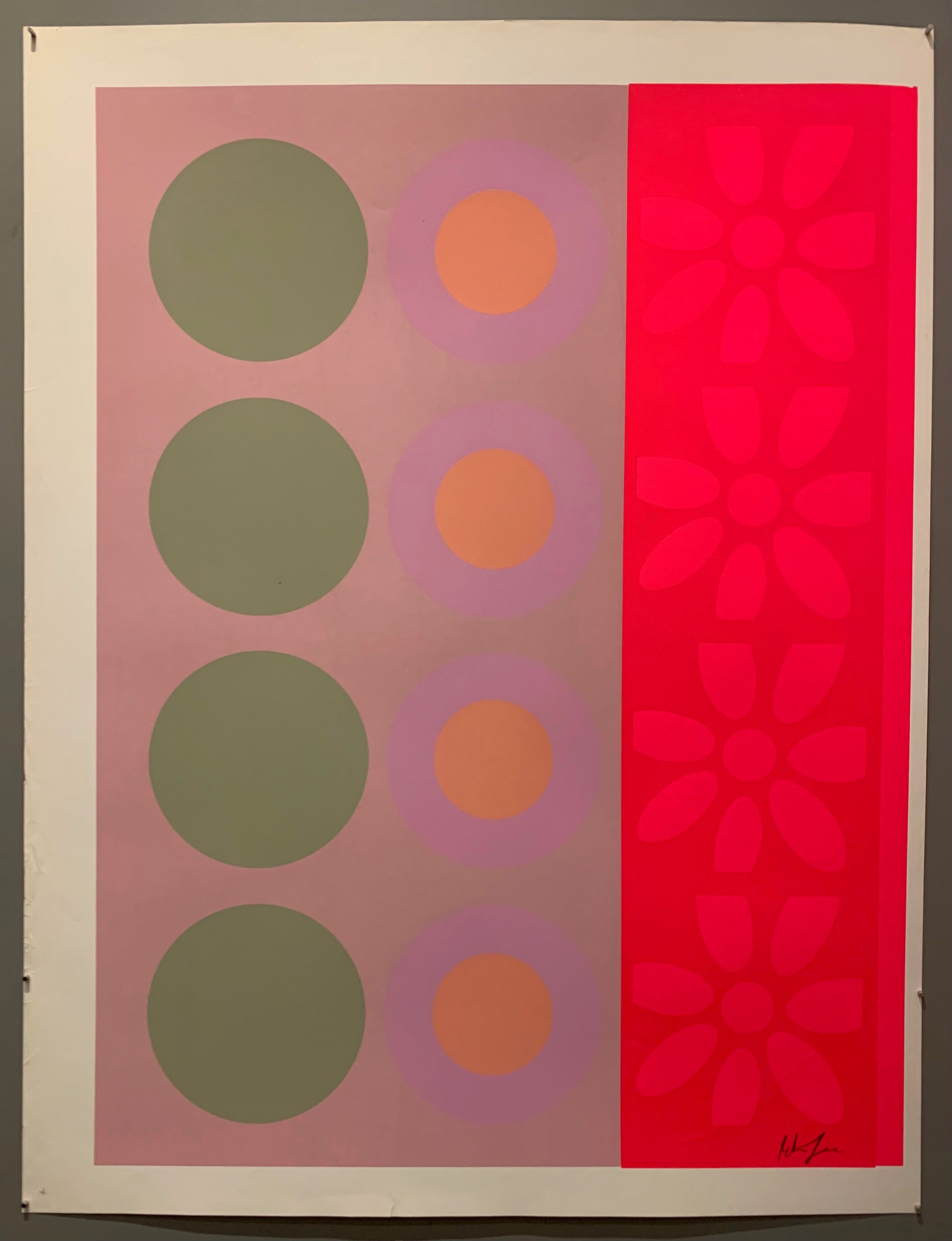 One row of circles, one of targets, one of flowers.