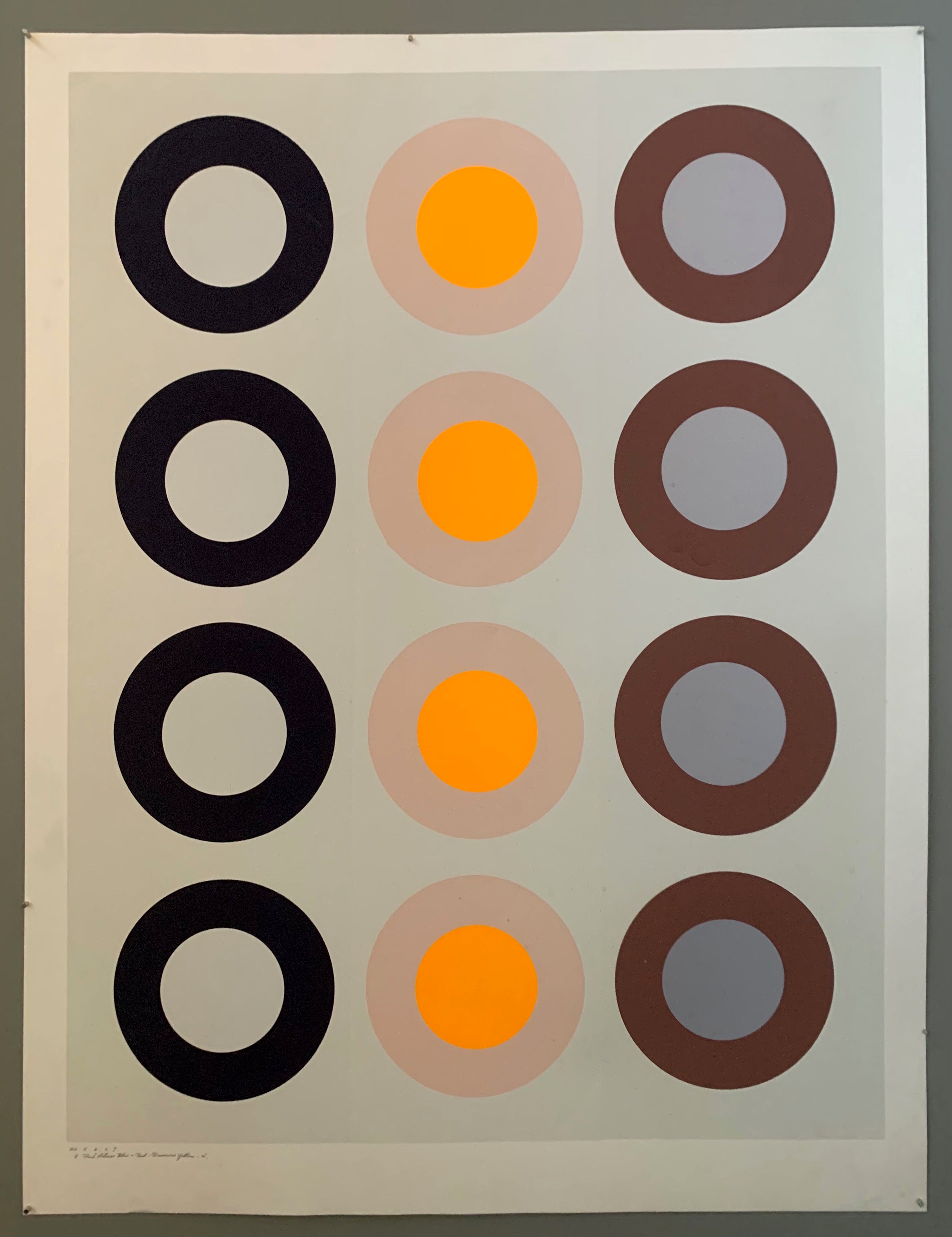 Three rows of targets: black, tan, and brown.